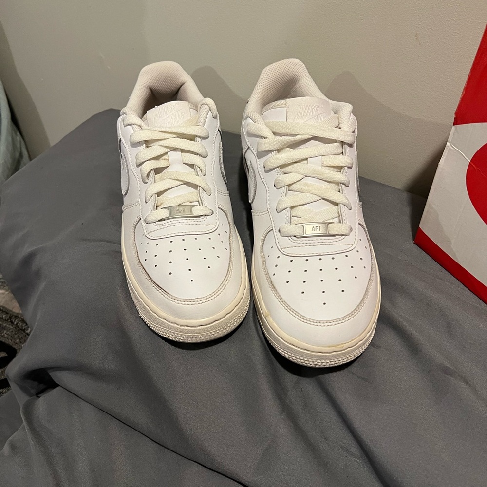 Nike Air Force 1- size 7y